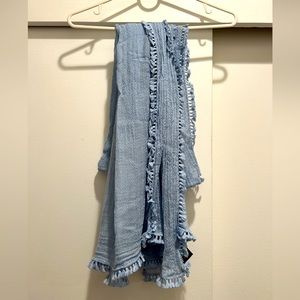 Vince Camuto Blue Casual Scarf